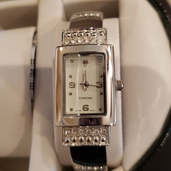 Vintage Jaclyn Smith watch and bracelet set - Picture 3 of 3